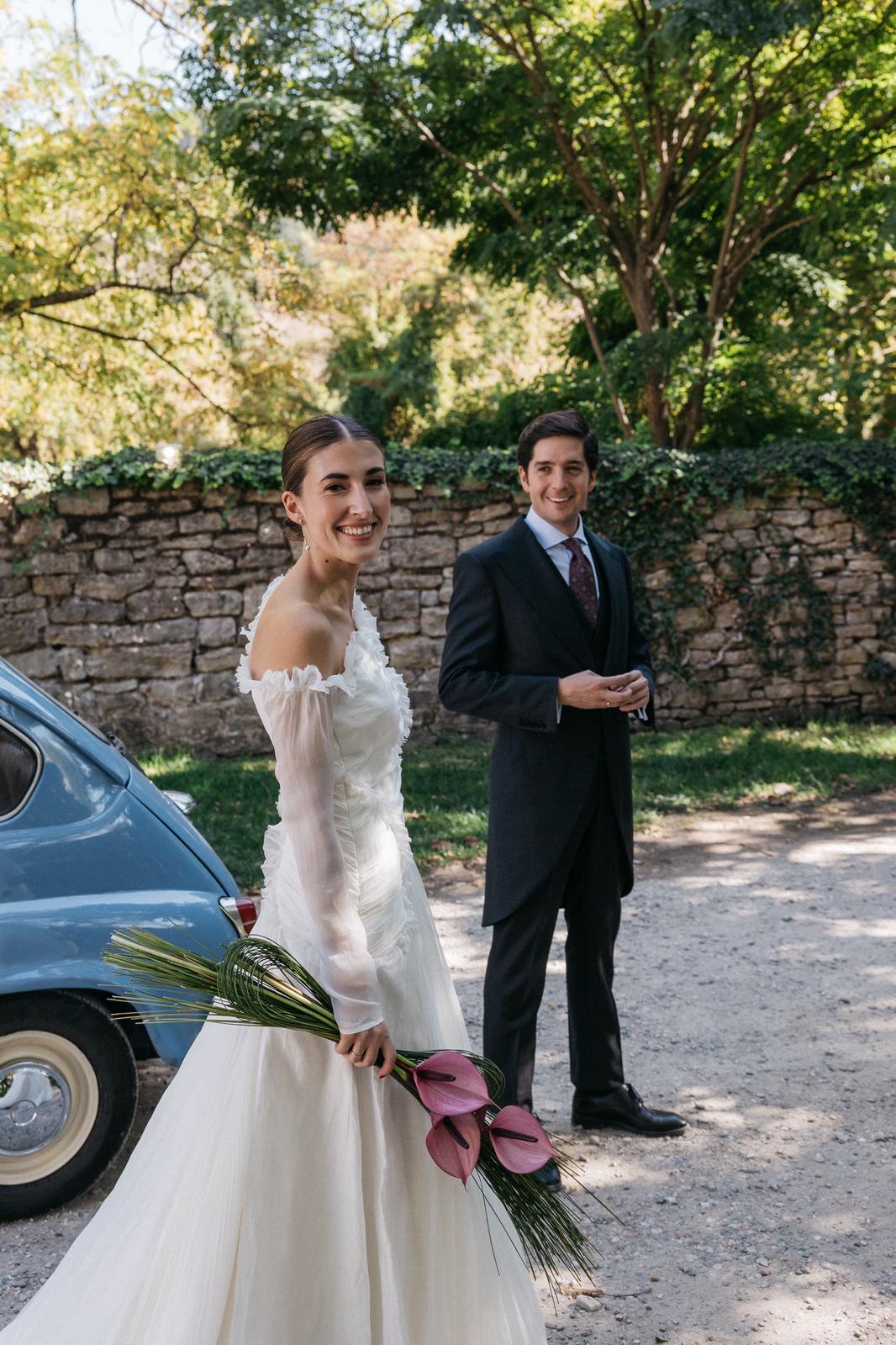 Novia en exterior peinada por Puerto